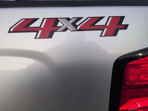 Used 2019 Chevrolet Silverado 1500 LT image 11