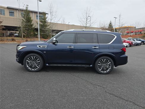Used 2019 INFINITI QX80 Luxe w/ Proactive Package image 8