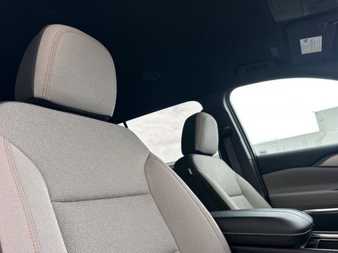Used 2026 Chevrolet Traverse LT w/ Driver Confidence Package FWD image 22