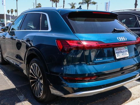 Used 2019 Audi e-tron Prestige w/ Prestige Package AWD/4WD image 7
