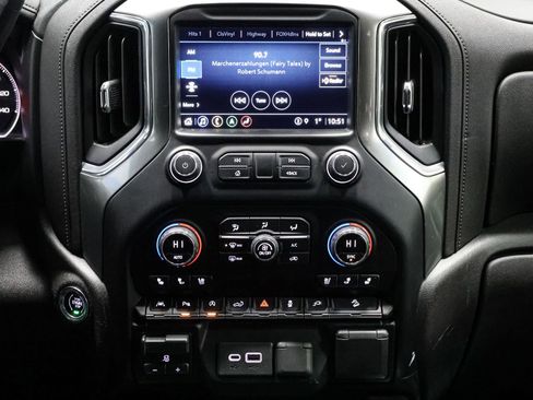 Used 2021 Chevrolet Silverado 1500 LTZ image 30