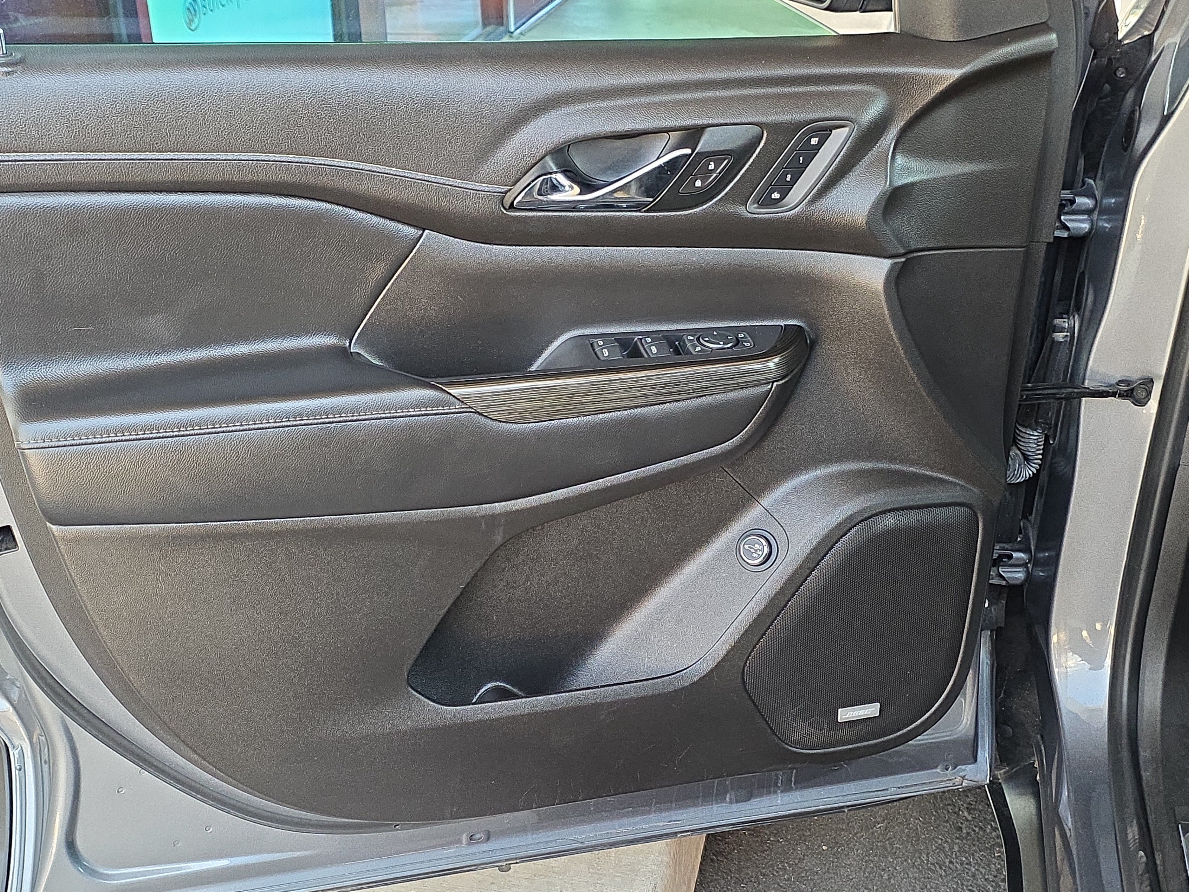 Used 2021 GMC Acadia SLT w/ Elevation Edition FWD image 9