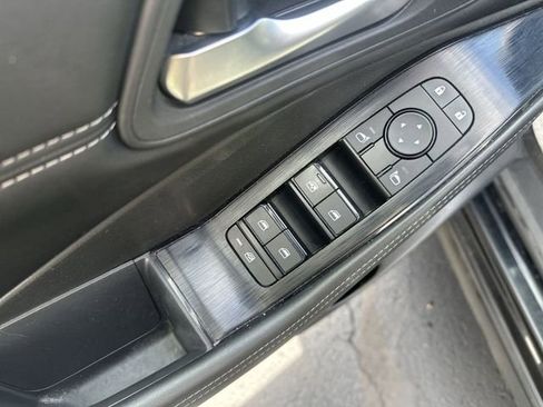 Used 2023 Nissan Rogue SV w/ SV Premium B Package image 17