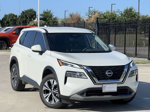 Used 2023 Nissan Rogue SV FWD image 2