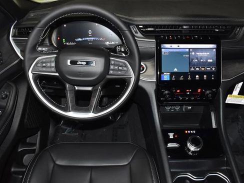 New 2025 Jeep Grand Cherokee Limited w/ Trailer Tow Package image 13