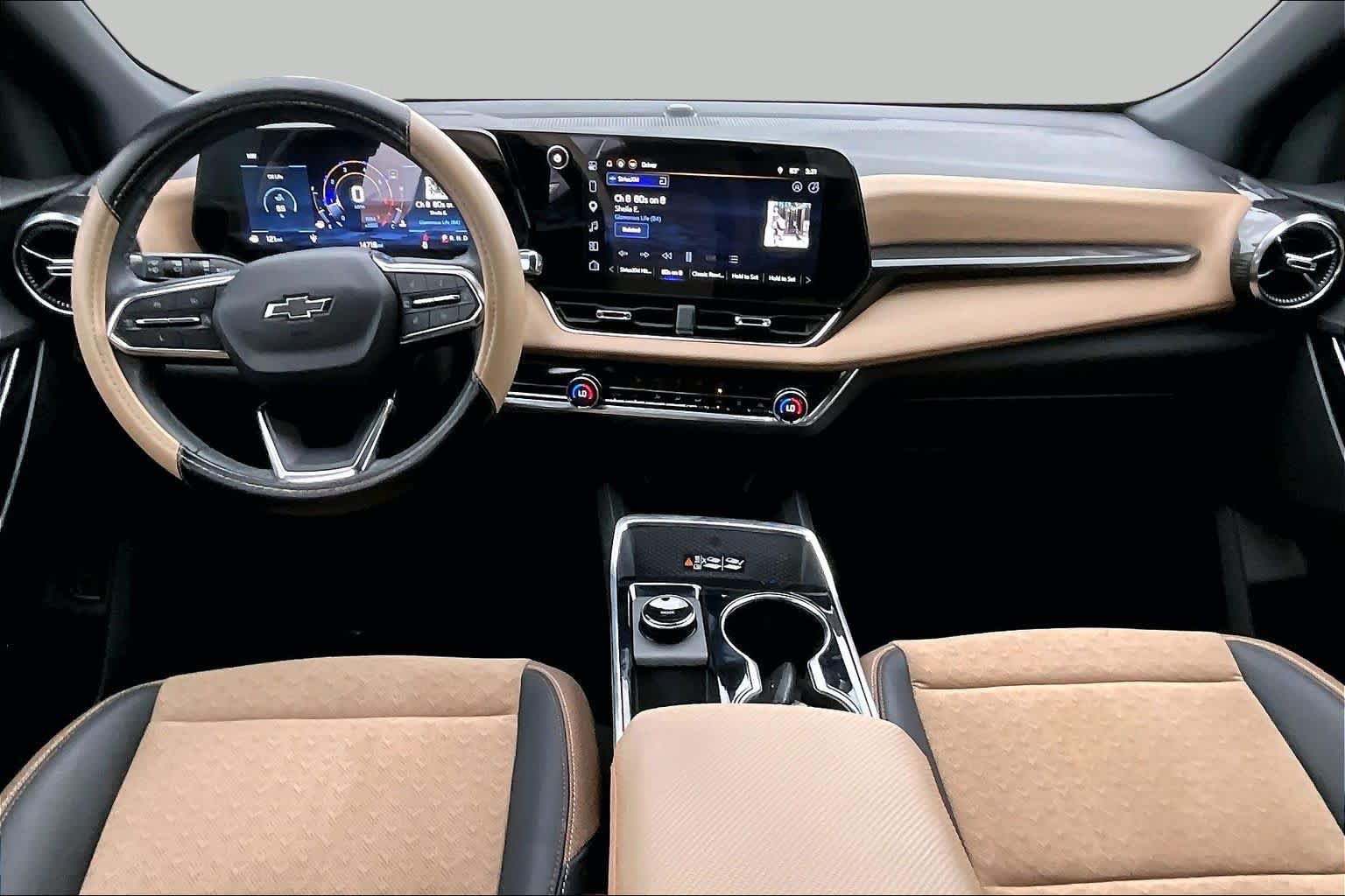 Used 2025 Chevrolet Equinox ACTIV w/ Safety and Technology Package FWD image 16