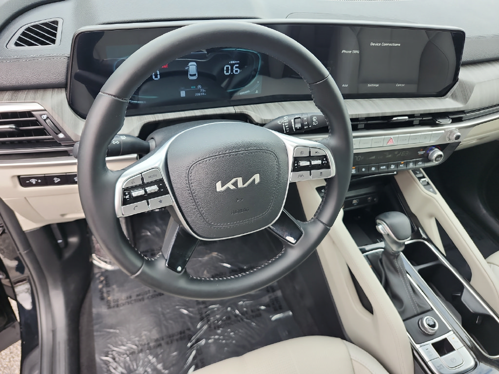 Used 2024 Kia Telluride EX w/ EX Captain's Chair Package FWD image 34