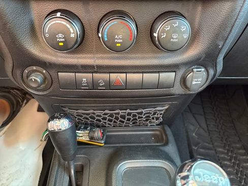 Used 2013 Jeep Wrangler Unlimited Sport AWD/4WD image 14
