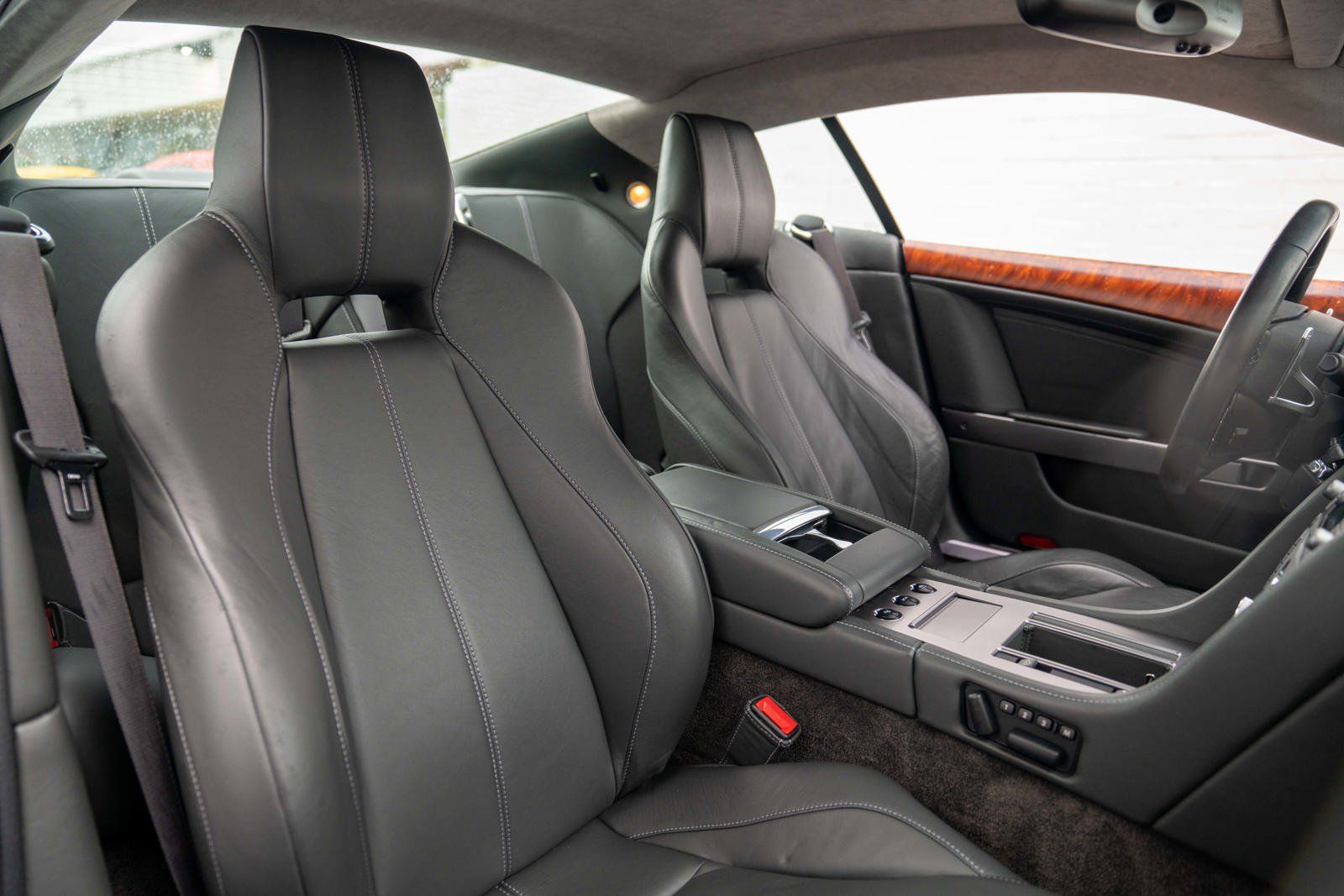 Used 2008 Aston Martin DB9 Coupe RWD image 27