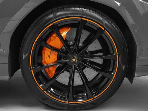 Used 2022 Lamborghini Urus AWD/4WD image 11