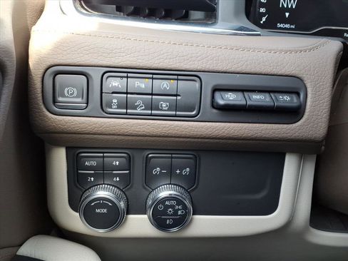 Certified 2023 GMC Yukon Denali image 24