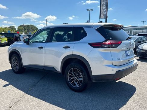 Used 2024 Nissan Rogue S FWD image 3