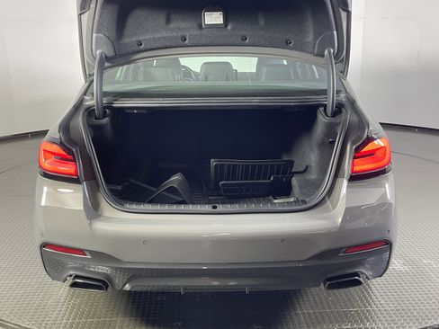 Certified 2022 BMW 540i xDrive w/ M Sport Package image 8