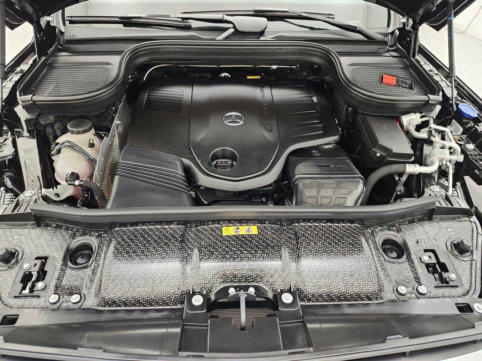Certified 2026 Mercedes-Benz GLS 450 4MATIC image 17