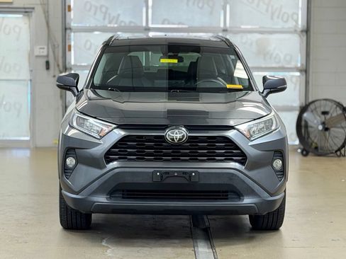 Used 2019 Toyota RAV4 XLE Premium FWD image 2