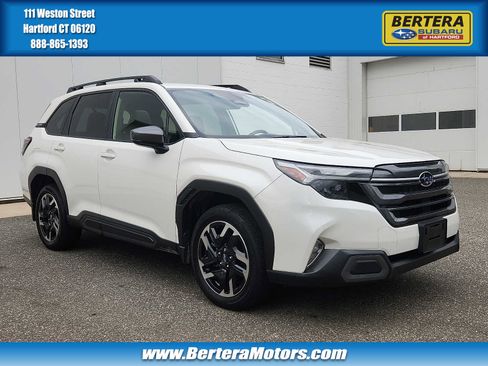 Used 2025 Subaru Forester Limited AWD/4WD image 1
