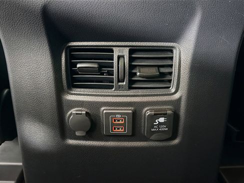 Used 2024 Nissan Titan SV w/ SV Bronze Edition Package image 24