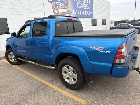Used 2010 Toyota Tacoma 4x4 Double Cab w/ TRD Sport Pkg image 3