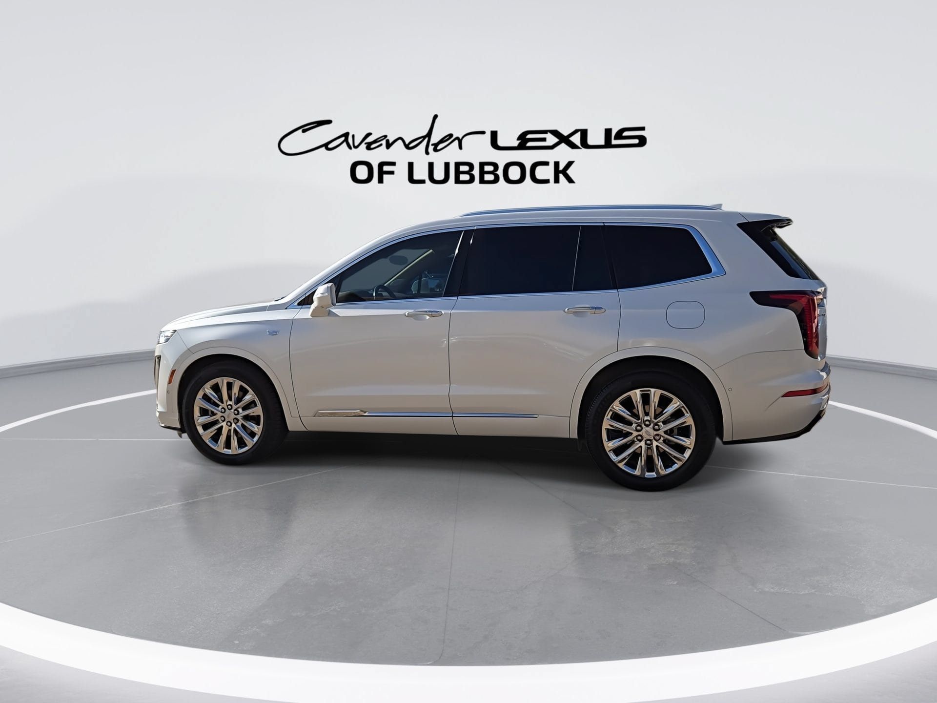 Used 2020 Cadillac XT6 Premium Luxury w/ Platinum Package FWD image 6