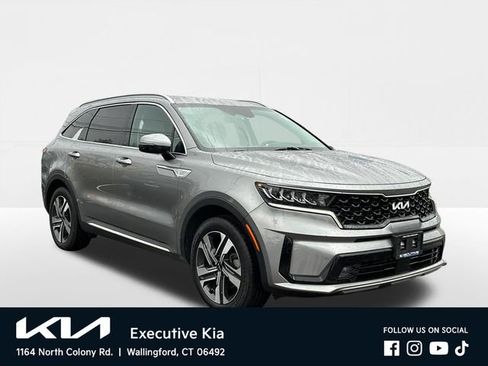 Certified 2023 Kia Sorento EX image 1
