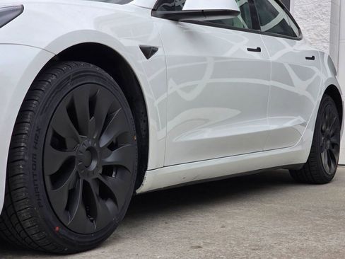 Used 2023 Tesla Model 3 Standard Range image 40