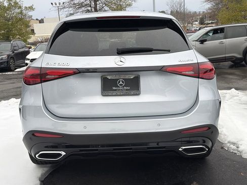Used 2025 Mercedes-Benz GLC 300 4MATIC image 5