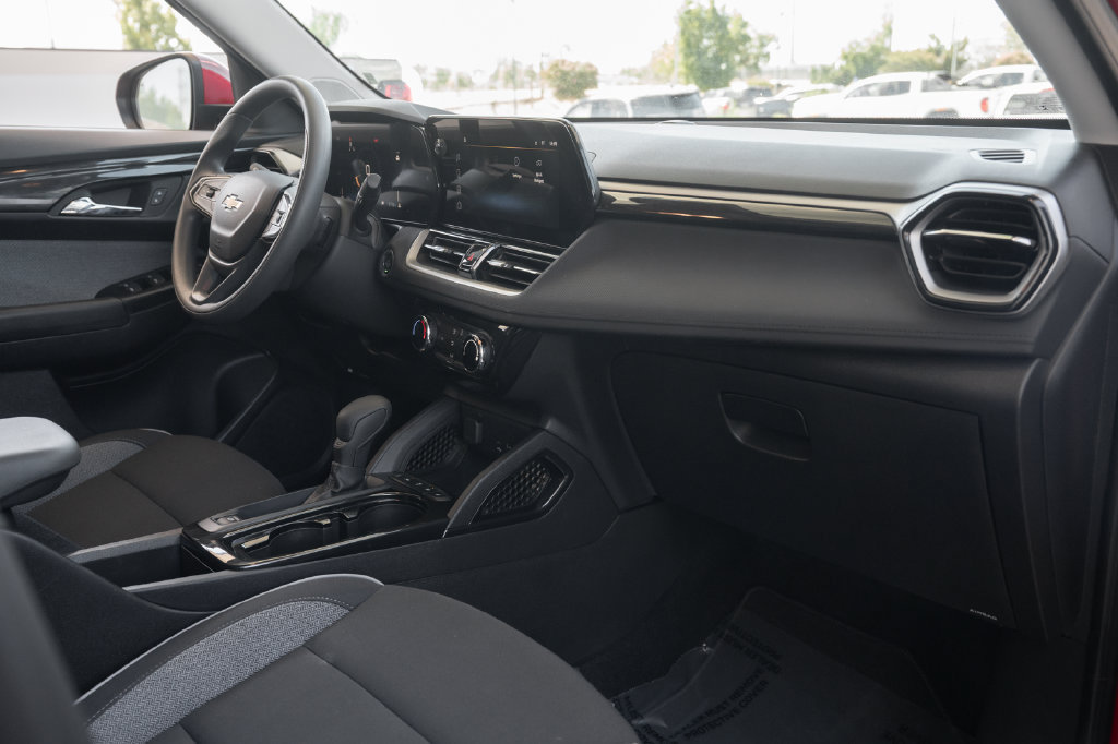 Used 2026 Chevrolet TrailBlazer LT w/ Driver Confidence Package FWD image 41