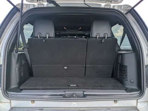 Used 2017 Ford Expedition Limited w/ Equipment Group 301A RWD image 13