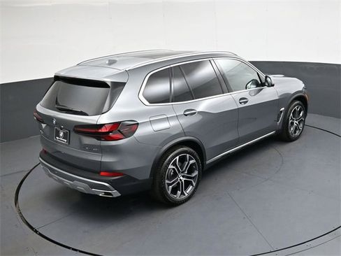 New 2026 BMW X5 xDrive40i w/ Climate Comfort Package image 19