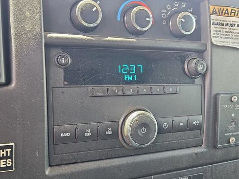 Used 2012 Chevrolet Express 1500 RWD image 22