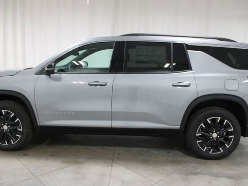 New 2026 Chevrolet Traverse LT w/ Sun and Wheel Package FWD image 6