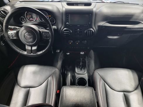 Used 2017 Jeep Wrangler Unlimited Rubicon AWD/4WD image 18