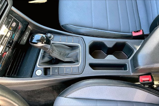 Used 2025 Volkswagen Jetta SE FWD image 18