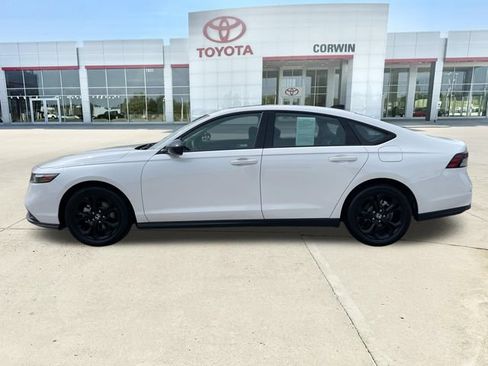 Used 2025 Honda Accord SE image 2