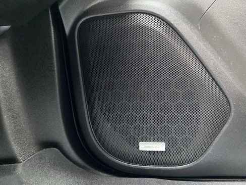 Used 2021 GMC Acadia SLT w/ LPO, Floor Liner Package image 24