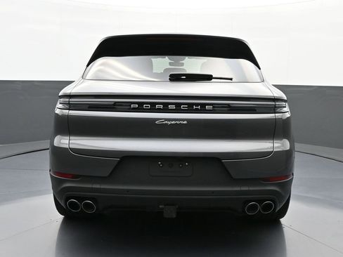Used 2025 Porsche Cayenne image 6