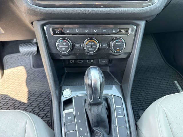 Used 2018 Volkswagen Tiguan SE FWD image 29