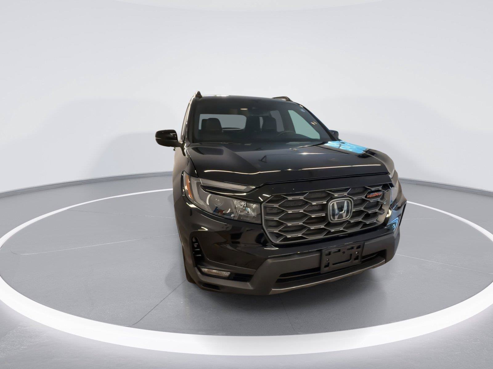 Used 2022 Honda Passport TrailSport image 2