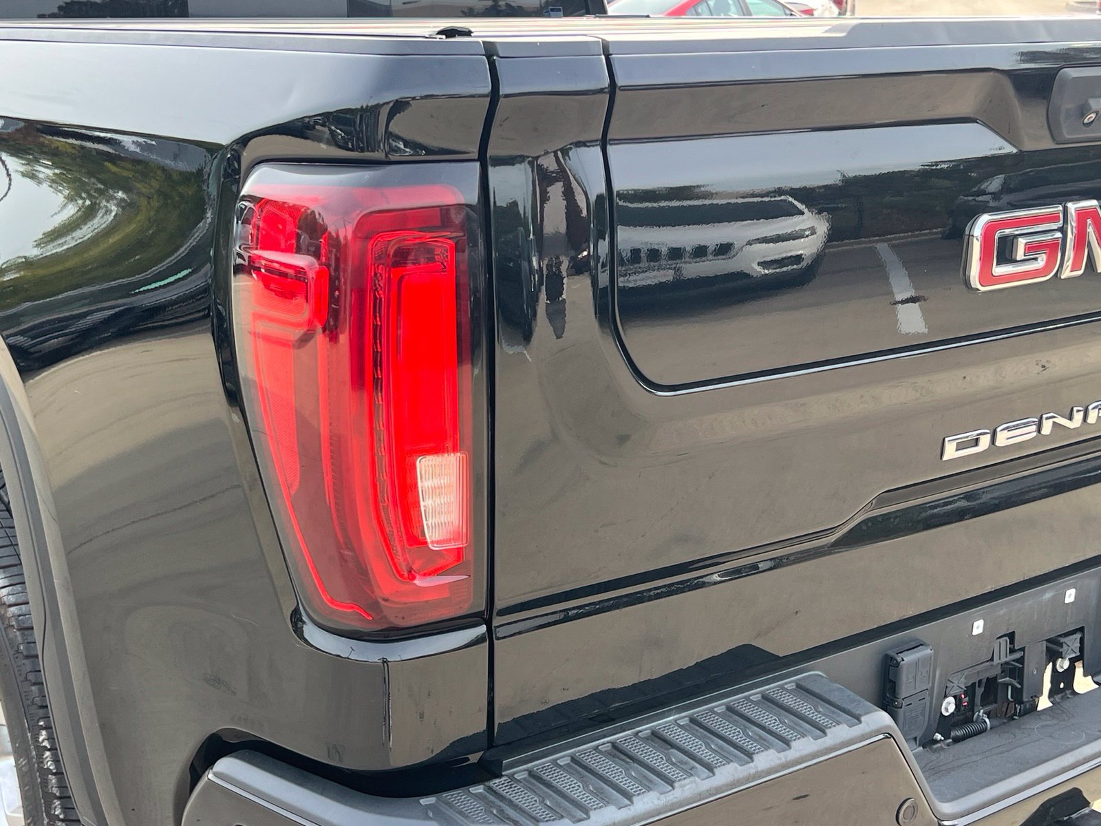 Used 2022 GMC Sierra 1500 Denali w/ Denali Reserve Package AWD/4WD image 13
