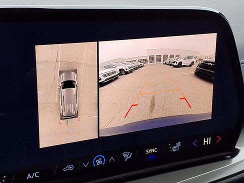 New 2026 Chevrolet Traverse LT w/ Driver Confidence Package image 15