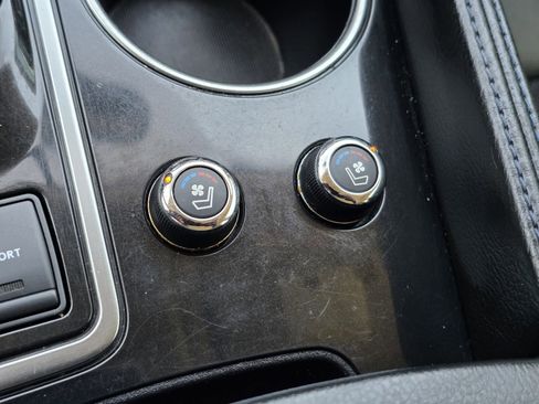 Used 2017 Nissan Maxima SR image 24