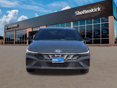 Certified 2025 Hyundai Elantra Sport image 2