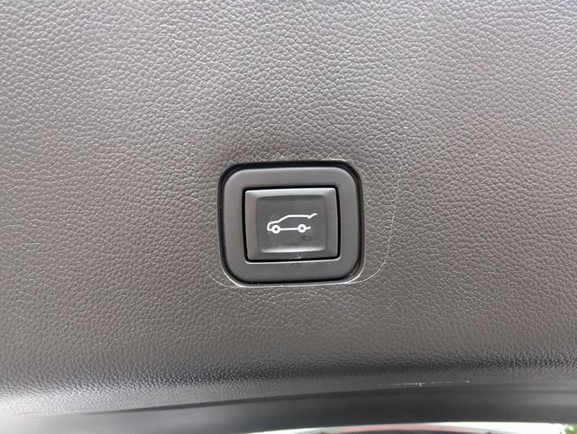 Used 2020 Chevrolet Traverse Premier w/ Redline Edition AWD/4WD image 22