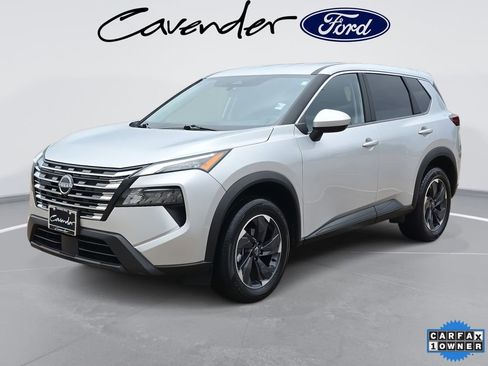 Used 2025 Nissan Rogue SV image 1