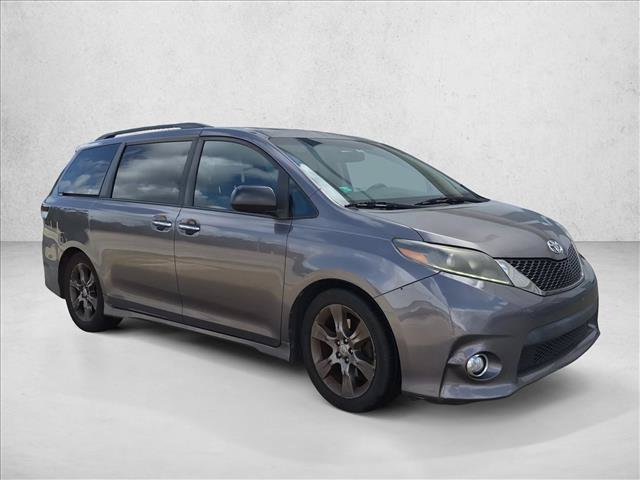 Used 2015 Toyota Sienna SE Premium FWD image 3