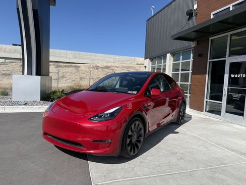 Used 2023 Tesla Model Y Performance AWD/4WD image 4
