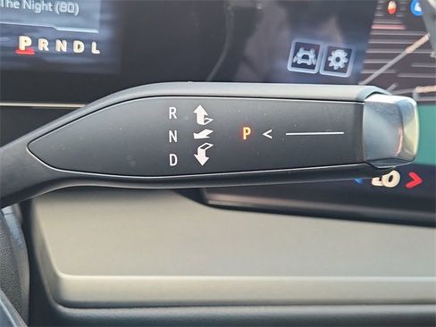 Used 2024 Chevrolet Traverse LS image 16