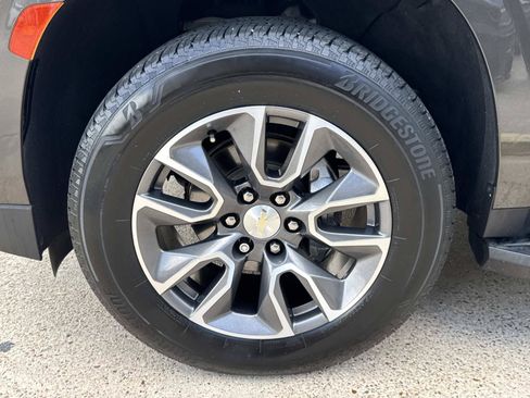 Used 2021 Chevrolet Tahoe LS RWD image 4