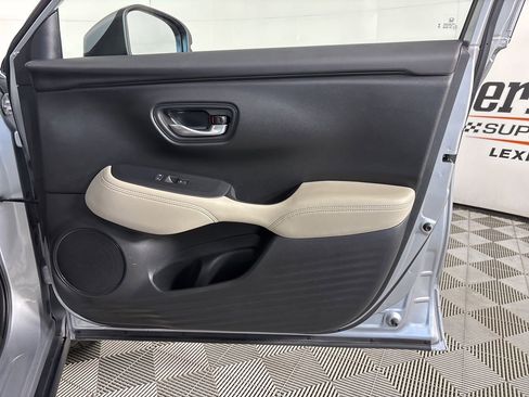 Used 2025 Honda HR-V LX image 25