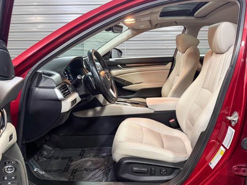 Used 2020 Honda Accord Touring image 13
